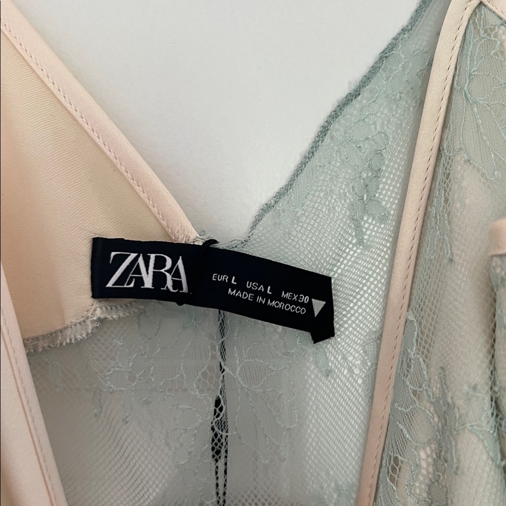 Elegant Zara Cream and Green Lace Slip Dress - Picture 4 of 4